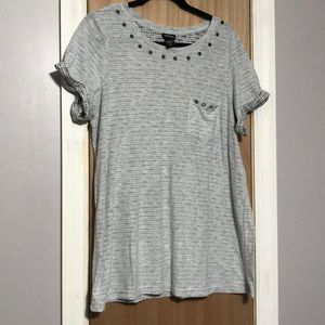 ⭐️Torrid white and black inside out T-shirt